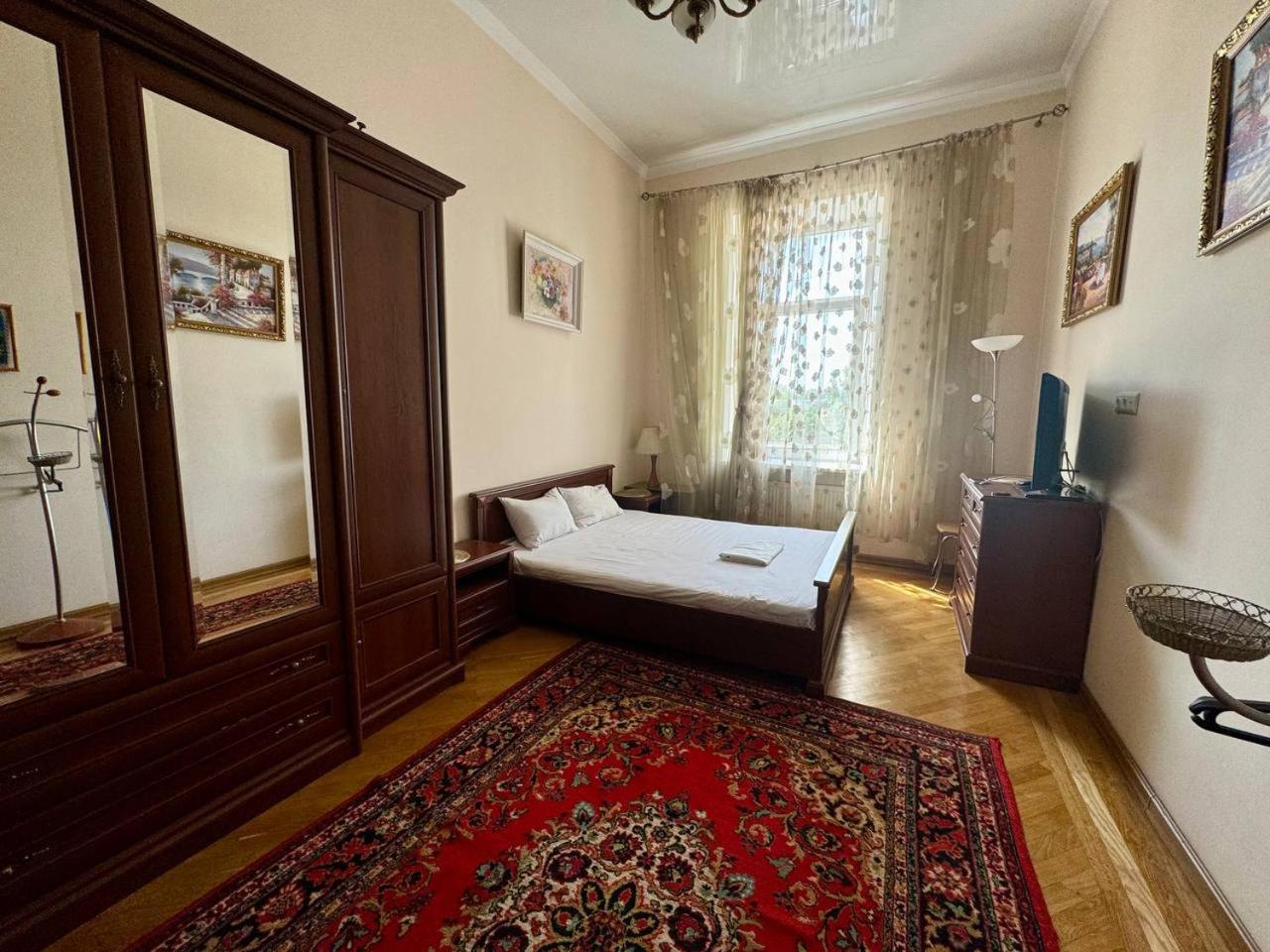 Central Apartments Одесса Экстерьер фото
