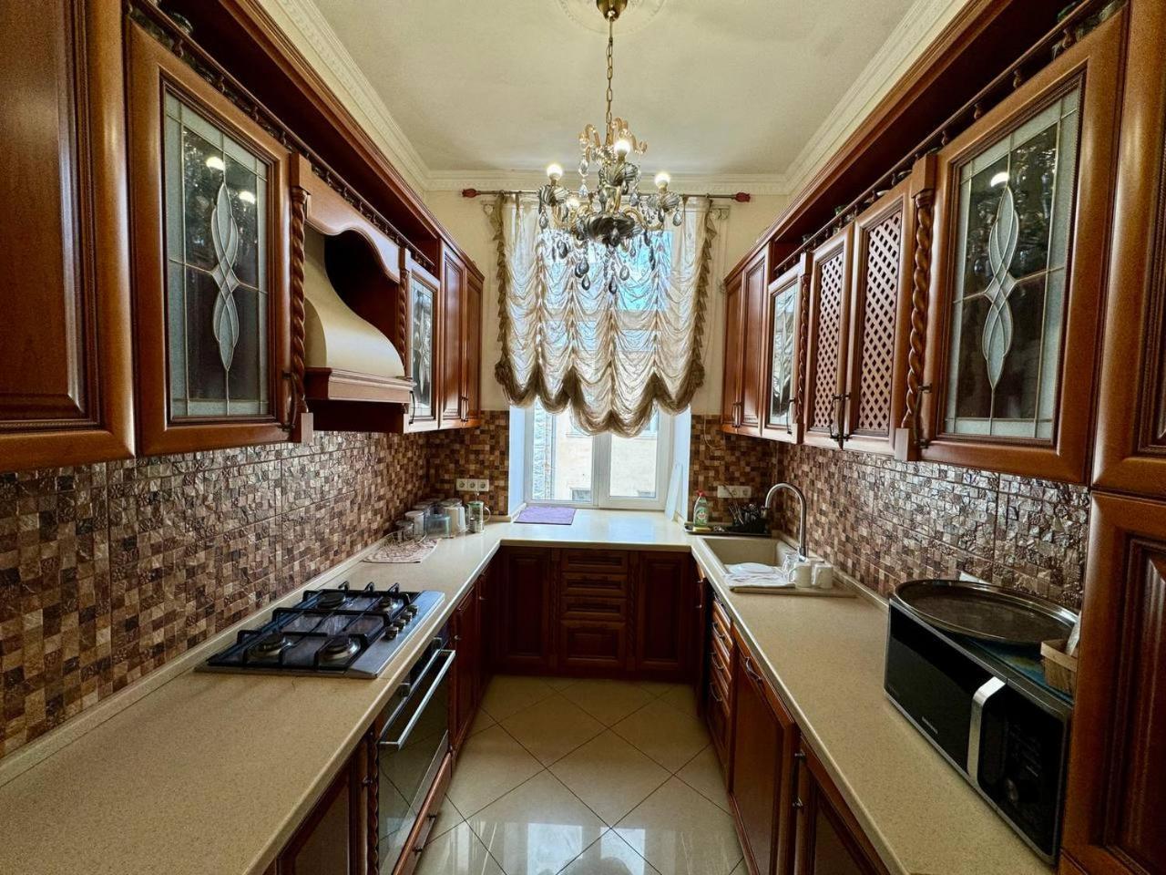 Central Apartments Одесса Экстерьер фото