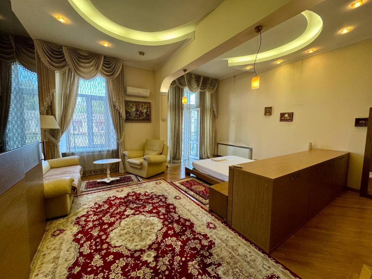 Central Apartments Одесса Экстерьер фото
